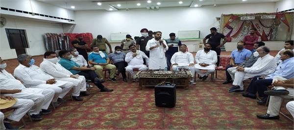 punjabkesari's tweet image. बेसहारा पशुओं को 15 दिनों में अलग-अलग स्थानों पर शिफ्ट किया जाएगा - विधायक रमिंदर आवला
m.punjab.punjabkesari.in/firozepur/news…

#Destitute #animals #shifted #differentplaces #MLA #RaminderAwla #HindiNews