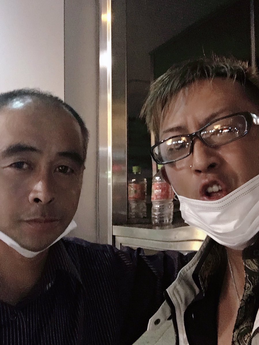 ya19851210's tweet photo. ジジーとパシャリwww https://t.co/yQoP6xfbtT