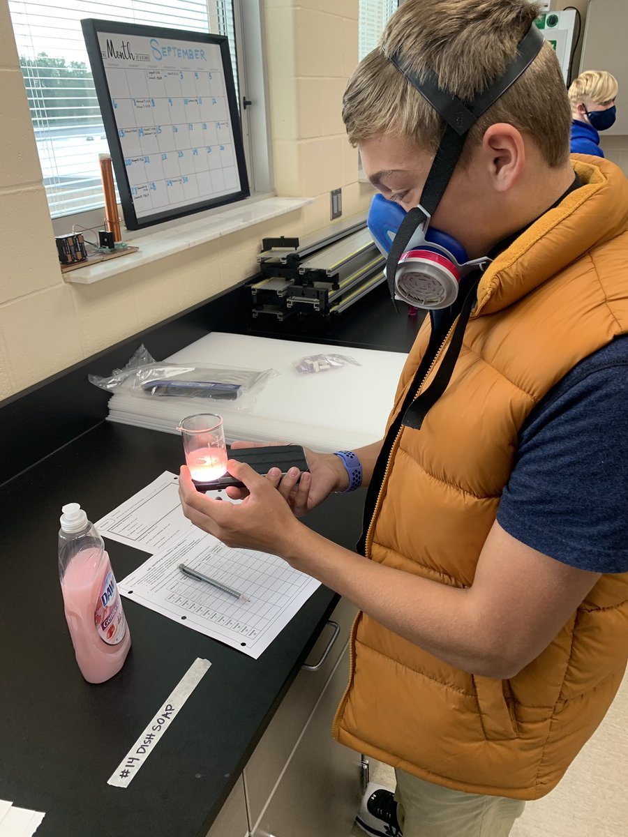 AlexisMSitz's tweet photo. Classification of Matter Lab in Physical Science today! #PureSubstance #Mixture https://t.co/F3CWrs5nUZ