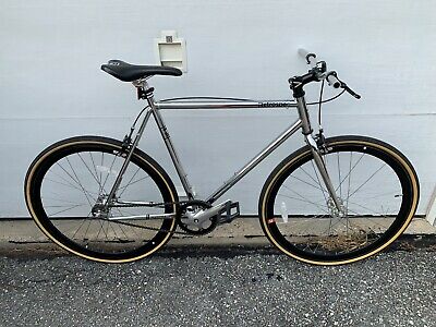 FixieCyclesShop's tweet photo. Retrospec Mantra Fixed-gear/ Single Speed Bike https://t.co/IEYjV2ROaP #fixie #fixedgear #bikes https://t.co/d66UtTB6YL