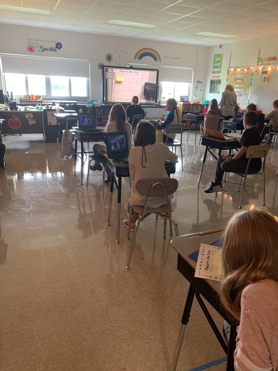 lgehlert07's tweet photo. Learning about her students with a twist- toilet paper?! @OaElem the giggles were contagious! #schoolisstillfun https://t.co/aQrzeFO9ZD