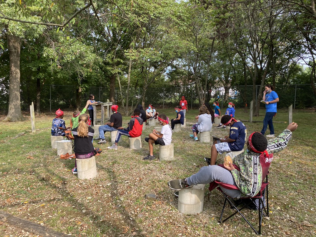 collablabladies's tweet photo. 5th graders doing amazing things in the outdoor classroom today:) Flexible seating, fresh air, collaboration, character ed, class community, reading engagement, and authentic writing experiences! Ask them about the Man in the Red Bandana! #fmtlearns #fhsdlearns https://t.co/kH5fh5UbI0