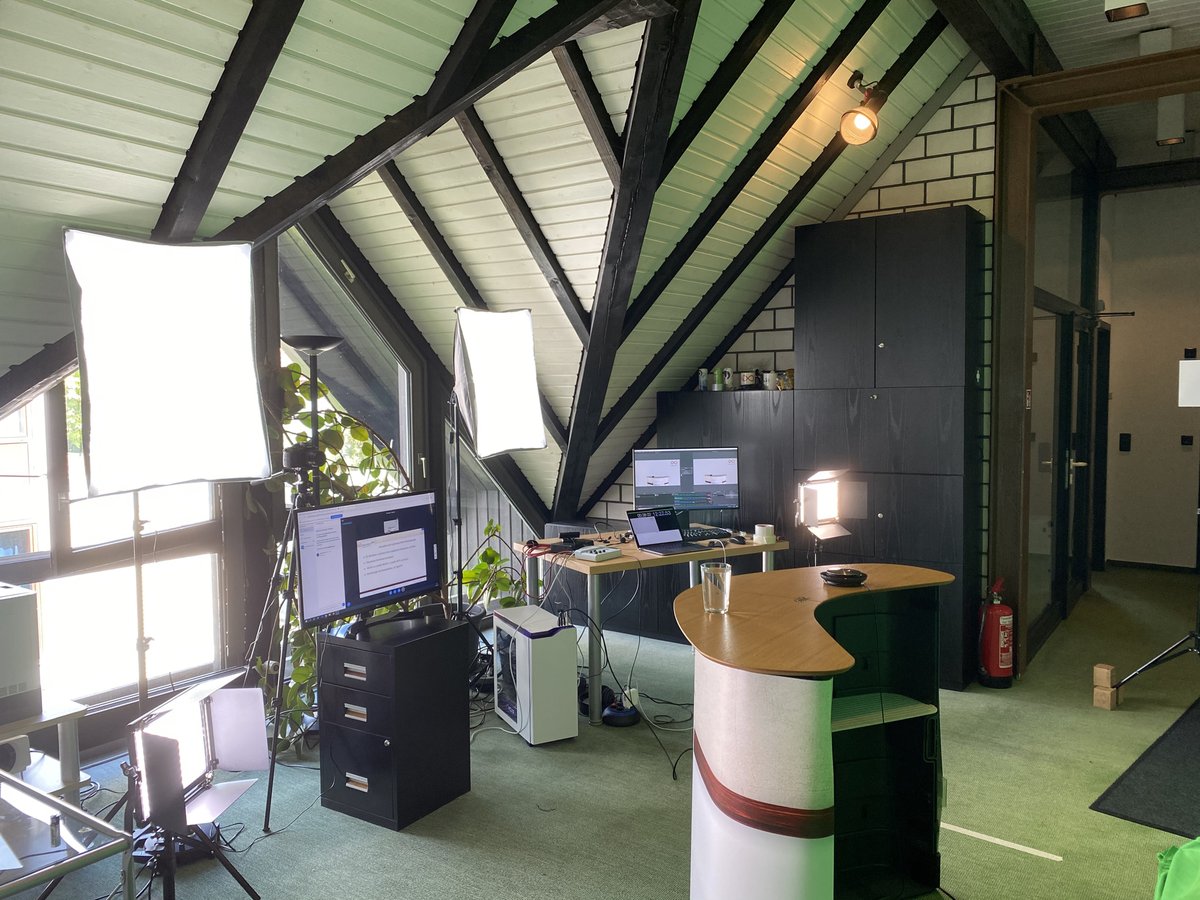 data_quest_de's tweet photo. Tagungsstudio #StudIP2020 https://t.co/DEHG7UidDu