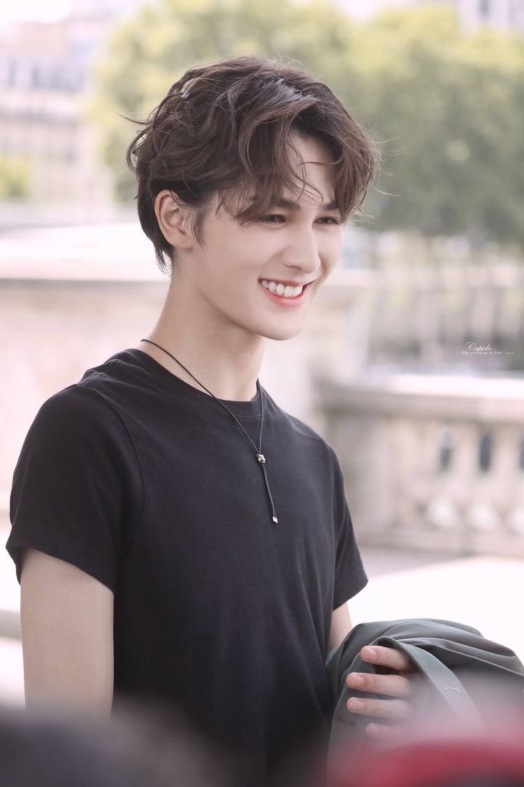 Zhu Zhengting-Main Dancer, Lead Vocal-Birthday: March 18, 1996-Fandom Name: Pearl Candies-Member of NEXT (leader)-Participated in p101 s2-Cat allergy yet owns 5 cats -Likes swimming and reading novels-Clumsy and easily scared-Aerobatics !-Has has abs since he was 12