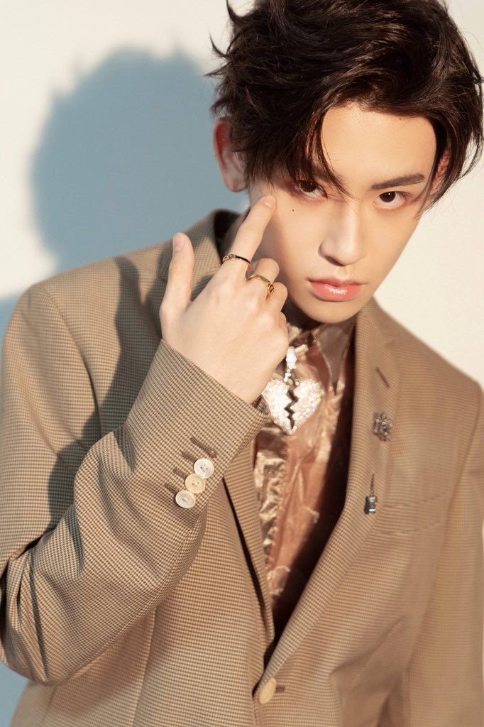 Xiao Gui (Wang Linkai)-Lead Rapper-Birthday: May 20th, 1999-Fandom Name: Darlings)-Soloist under name Lil Ghost-Always listening to music/composing/writing raps, he lives and breathes music-Tough exterior but i want to protect/he baby-Biggest meme/very funny-LOUD