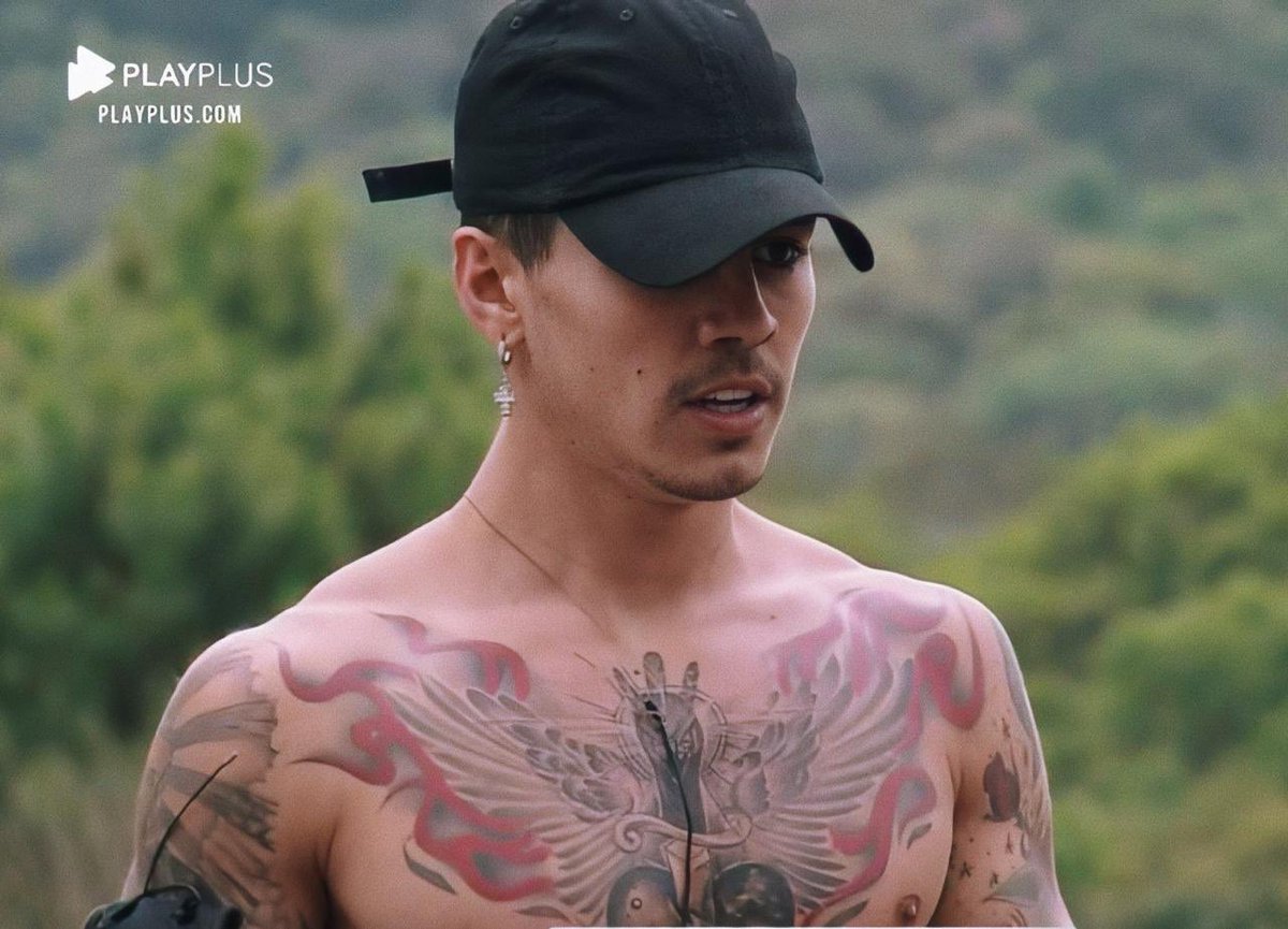 Biel's tweet photo. Ele tá servindo muito enquanto treina 🤤 #AFazenda12 #TeamBiel https://t.co/UXSaxJidXZ