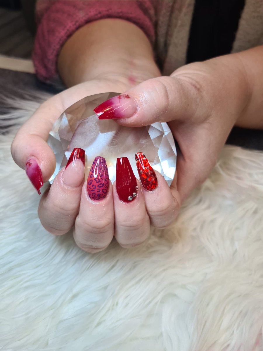 ButterflyStephs's tweet image. All Hair &amp;amp; Beauty Treatments now available!!!

Please see our social media &amp;amp; website for special offers.

To book contact...
The salon - 01942 396910 
Steph (Beauty) - 07510925326
Carla (Hair) - 07789204509