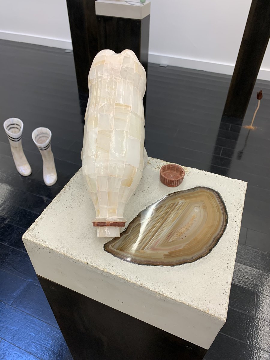 Stéphane Corréard (@correards) on Twitter photo Théo Mercier poursuit son archéologie futuriste et mélancolique, sans rien occulter de la beauté ni de l’absurdité de la vie. « La possession du monde n’est pas ma priorité », clame-t-il chez <a href="/mor_charpentier/">mor charpentier</a> (et en titre de sa somptueuse monographie <a href="/DilectaEditions/">Éditions Dilecta</a>).👏 Théo Mercier poursuit son archéologie futuriste et mélancolique, sans rien occulter de la beauté ni de l’absurdité de la vie. « La possession du monde n’est pas ma priorité », clame-t-il chez <a href="/mor_charpentier/">mor charpentier</a> (et en titre de sa somptueuse monographie <a href="/DilectaEditions/">Éditions Dilecta</a>).👏