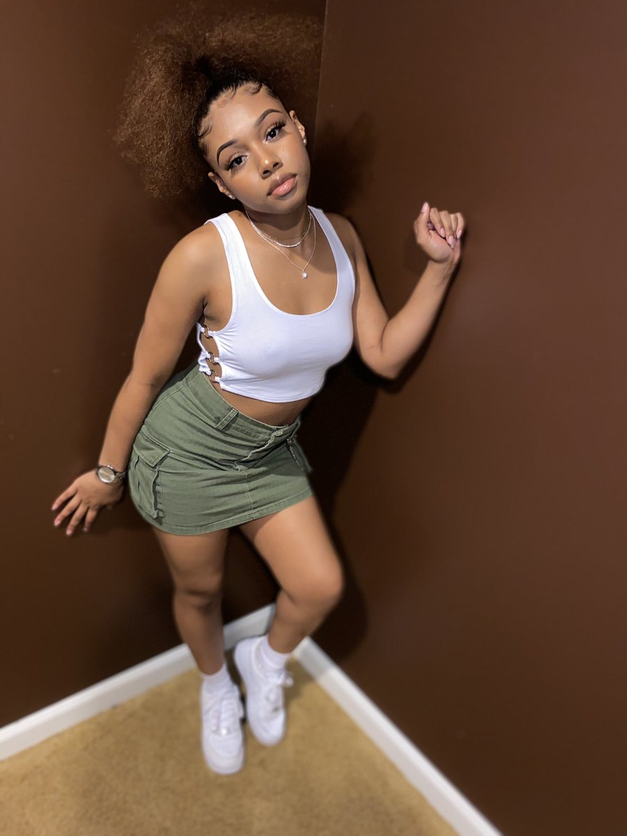 _jekiah_'s tweet photo. He ain’t messing with the Barbie so he call me his Bratz Doll 💋🤎 https://t.co/LOouyB203h