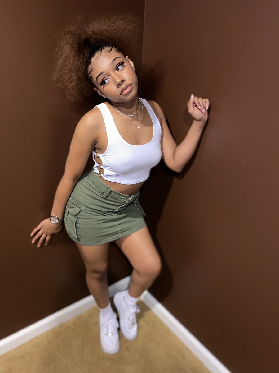_jekiah_'s tweet photo. He ain’t messing with the Barbie so he call me his Bratz Doll 💋🤎 https://t.co/LOouyB203h