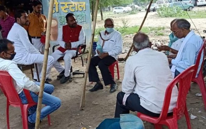VINAYGU25185177's tweet photo. #सिर्फ_और_सिर्फ_जीवन_का_एक_लक्ष्य_गोविन्द_नगर #विधानसभा_मे_लोगो_के_दिलो_मे_जगह_बनाना_और #उनके_परिवार_के_साथ6करी_बैठक #और_उनसे_आशीर्वाद_लिया 👏🏼👏🏼👏🏼👏🏼
#2022लक्ष्य_
#घर #घर_बैठक_विनय_गुप्ता_212गोविंद_नगर_विधानसभा
#अखिलेश_यादव_ज़िन्दाबाद 🇧🇾
@yadavakhilesh 
@MPDharmendraYdv https://t.co/NRiRIpfZPk