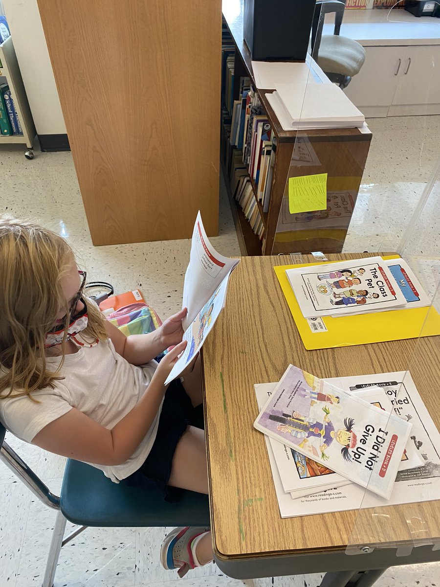 AmandaWilley5's tweet photo. Readers are making their book stacks and setting goals!📚 https://t.co/ca927bUQ95