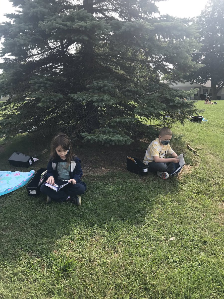 MissFoster2nd's tweet photo. Today we read outside, visited the library for the first time this year, and learned some new math games! https://t.co/1Tsv5FWN14