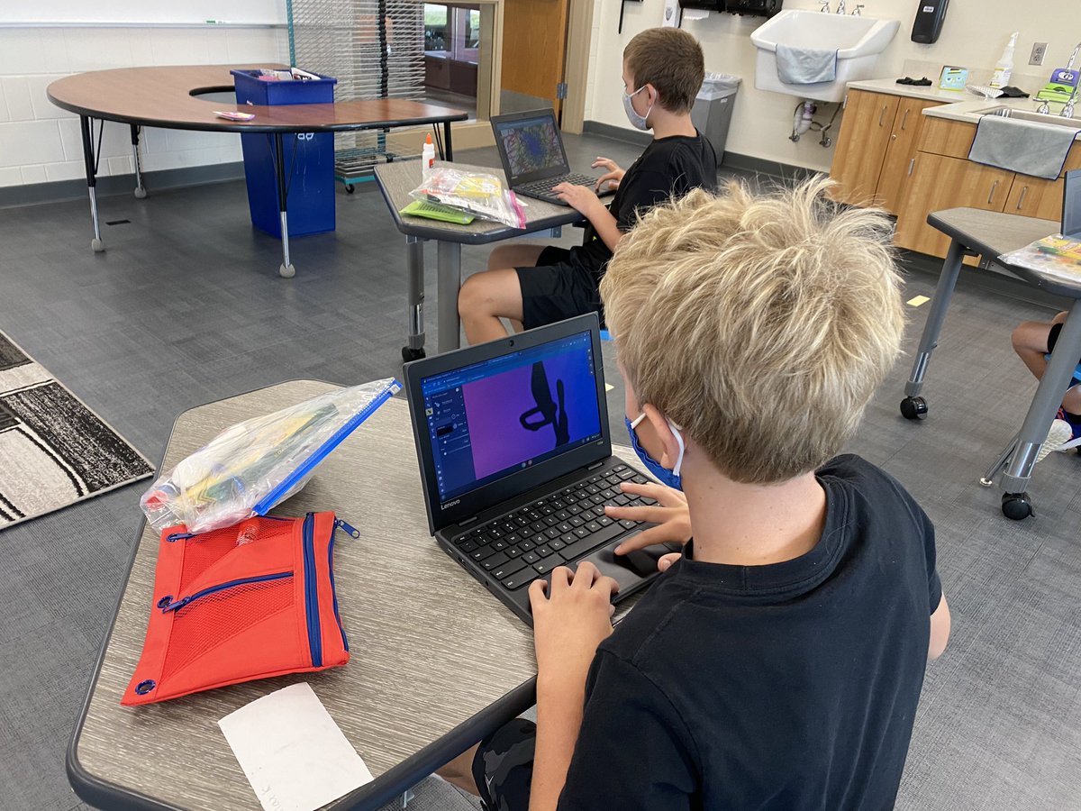 mrsgis's tweet photo. 4E is working with their new Chromebooks in art! #mckinleystrong https://t.co/VKUAZj90XF