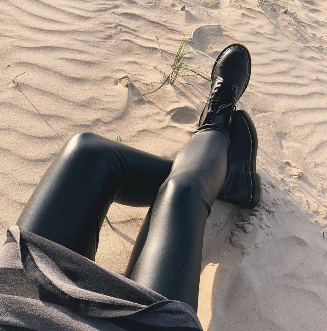 JS_lv's tweet photo. @dzeina Dr. Martens un nekas cits. Vienmēr aktuāli. https://t.co/UExdsjffs6