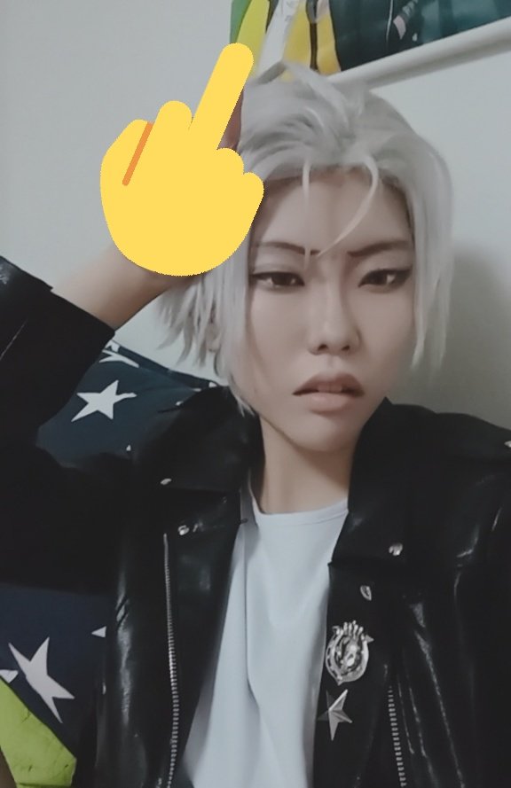 KUNGx3_'s tweet photo. 손이 못생긴 편 https://t.co/MP54RoliMs