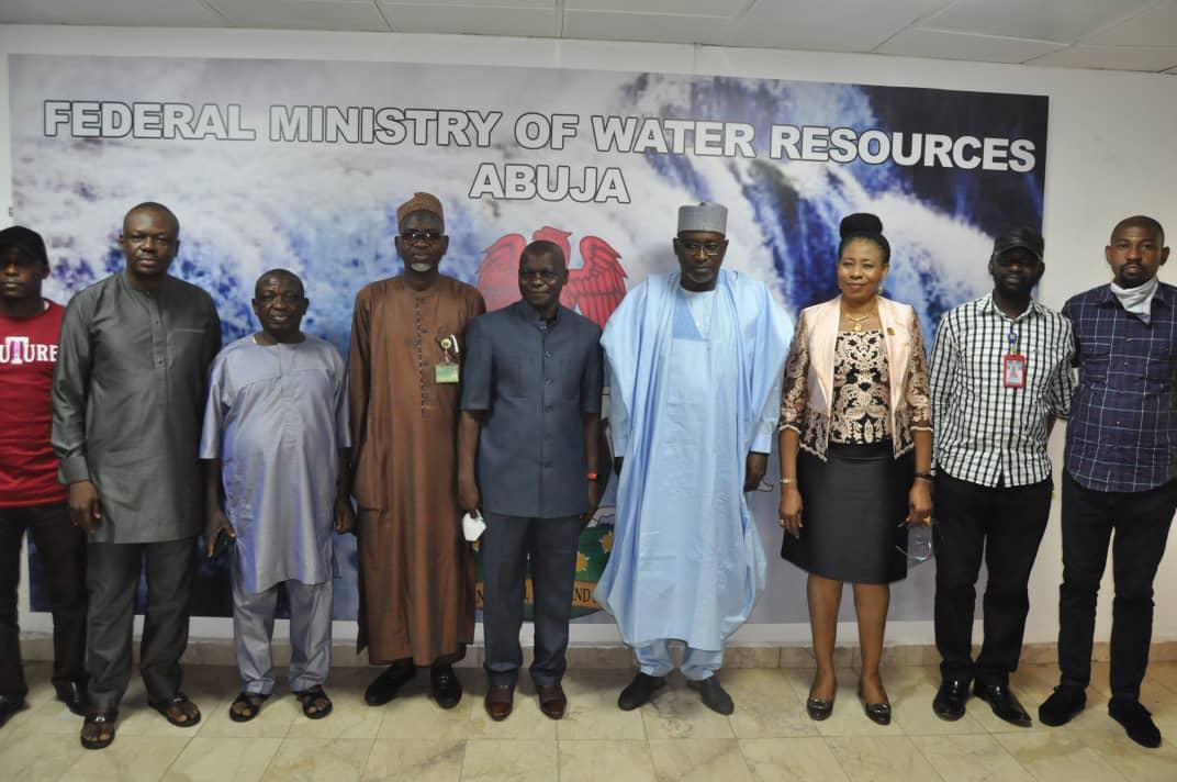 HM, FMWR Engr @SHadamufnse received the President of AUPCTRE, an affiliate of #NLC, Comrade Benjamin Anthony & his Executives.Their discussion centered on how Nigerian Workers can benefit from the massive positive developmental transformation taking place in the Nation's #WASH.