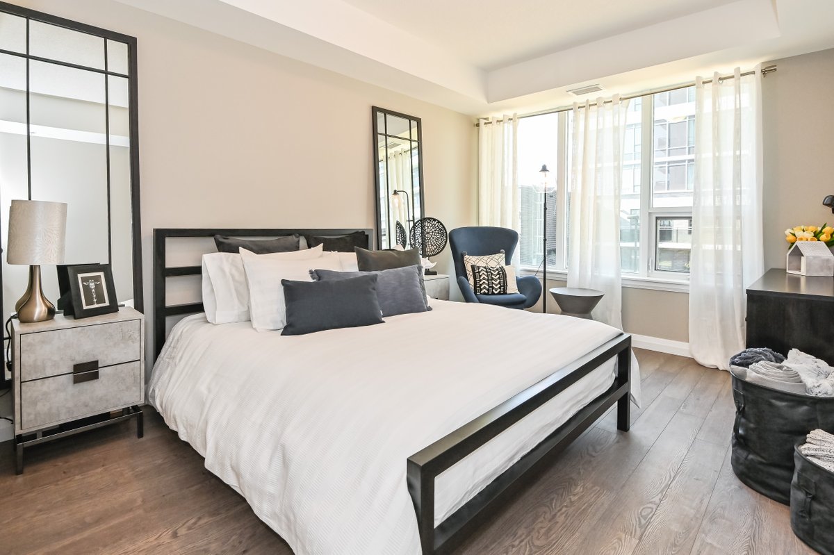 Mirrors are a great way to make a space feel bigger and add dimension to a room.
.
.
<a href="/fusionhomes/">Fusion Homes</a> #FusionHomes