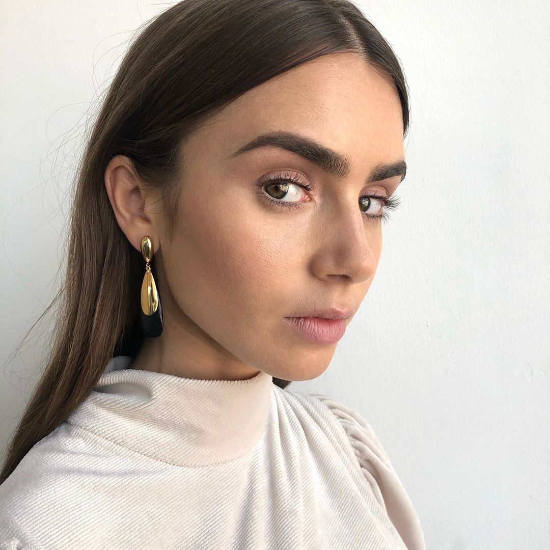 lilyjanesource's tweet photo. 📸 | Lily Collins via 'fionastiles' instagram account. https://t.co/UAEAfe1ujn