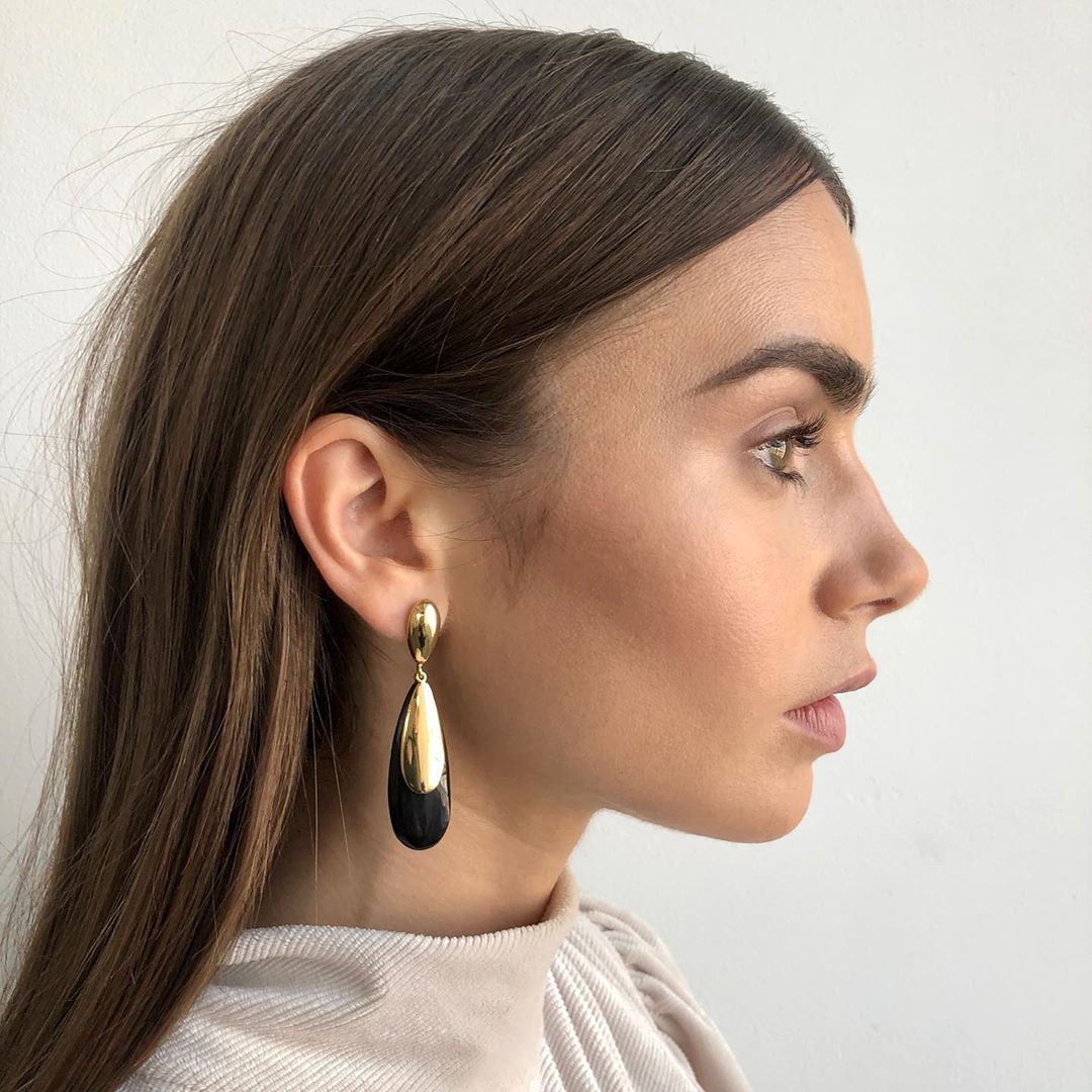 lilyjanesource's tweet photo. 📸 | Lily Collins via 'fionastiles' instagram account. https://t.co/UAEAfe1ujn