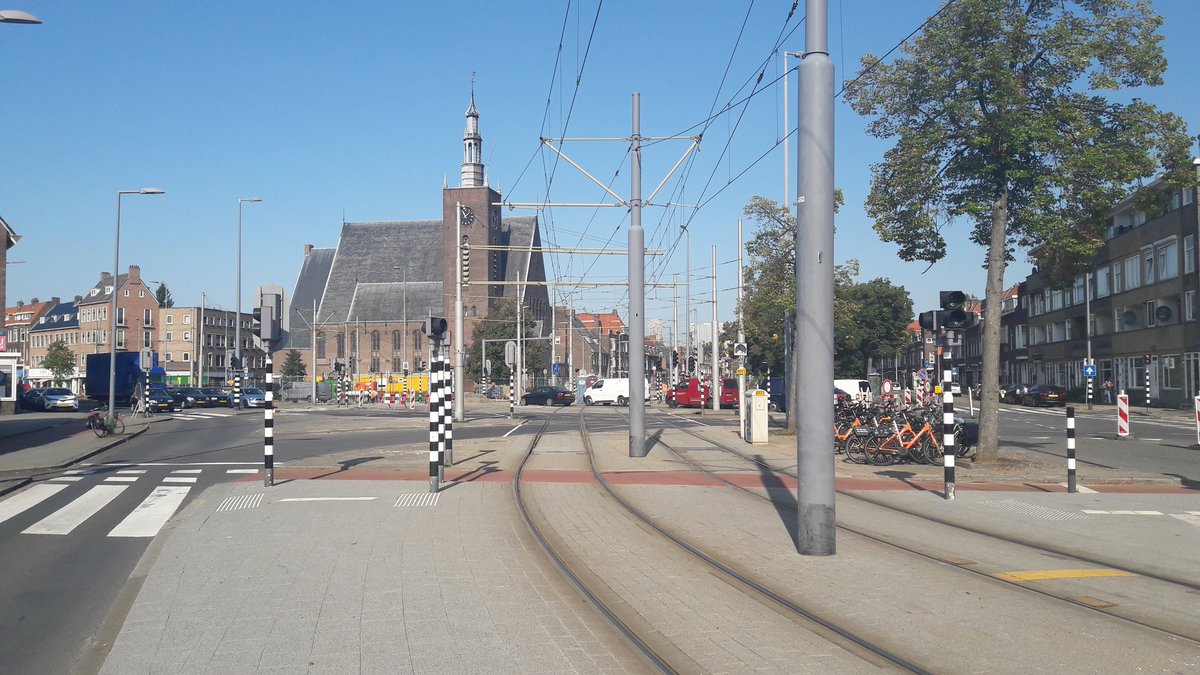 van_der_hul's tweet photo. UPDATE: #Breeplein
Fase 3 verloopt #voorspoedig. En het #weer zit ook nog mee. Aan de #wegkruising voor de richting @WCZuidplein wordt hard gewerkt om deze eerder open te stellen dan gepland. Dat zou toch wel fijn zijn, toch? @RETRotterdam @iburo010 @Stadsbeheer010 @vGelderGroep https://t.co/b1v0XnSmHA