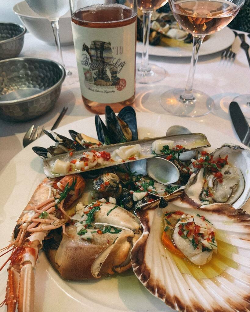 CharlieStein1's tweet image. Hot shellfish and ‘Break a leg’ rosé for my birthday meal yesterday. 🦞🦪 @ricksteinrestaurants @laclaura.
-
-
#shellfishlover #seafood #rickstein #seafoodlover instagr.am/p/CFKrwCxHCrh/