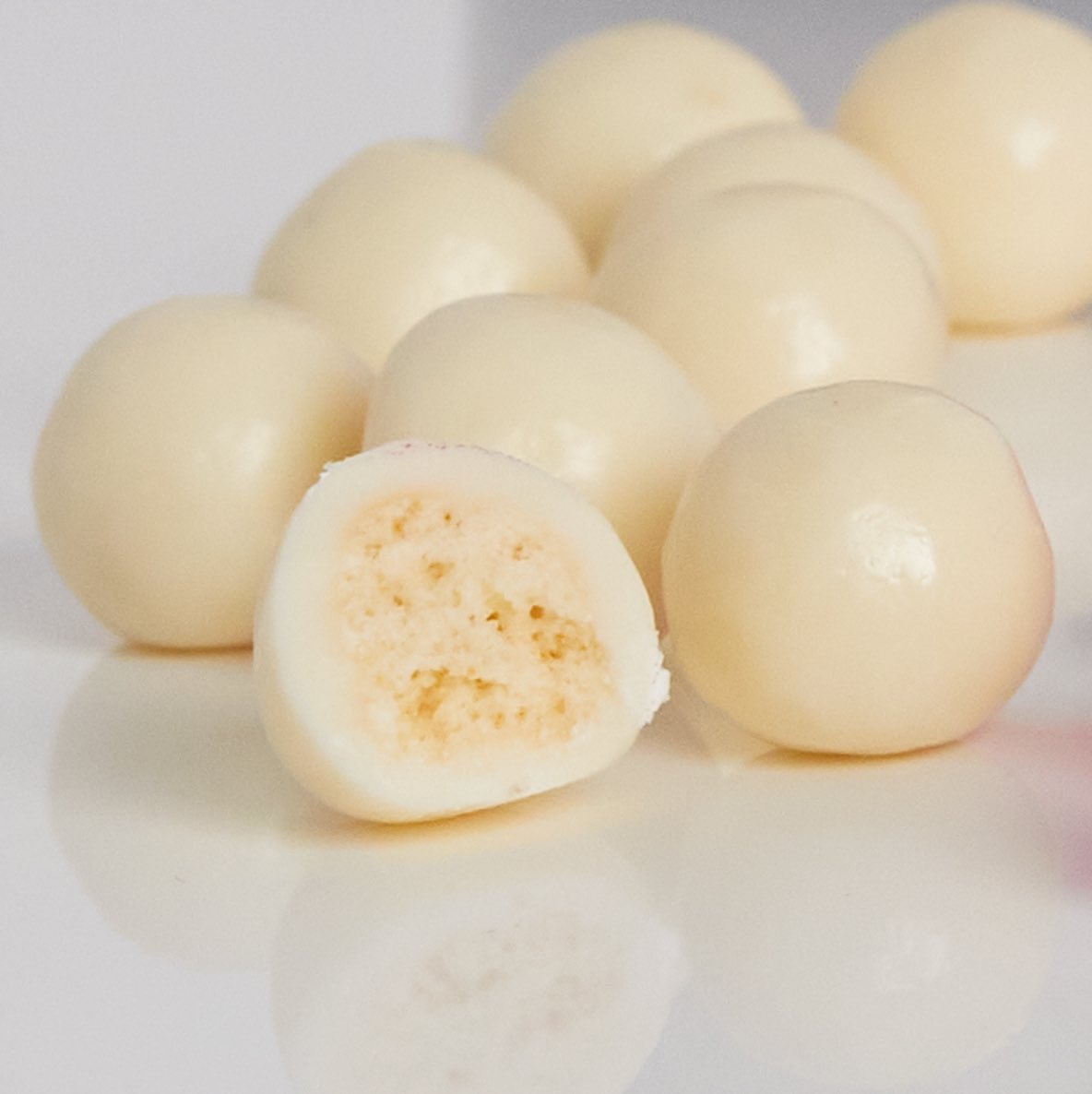 MShakeFactory's tweet photo. 🎉 BIG NEWS! WE JUST LAUNCHED OUR FIRST ITEM AT @COSTCO IN THE NORTHEAST!🎉

Our Neapolitan Cookie Bites are a fun twist on the hot trending classic ice cream combo. With a crunchy vanilla cookie center, these snack bites are strawberry, chocolate &amp; vanilla goodness in a bite.😋 https://t.co/2mNzfOw5TO