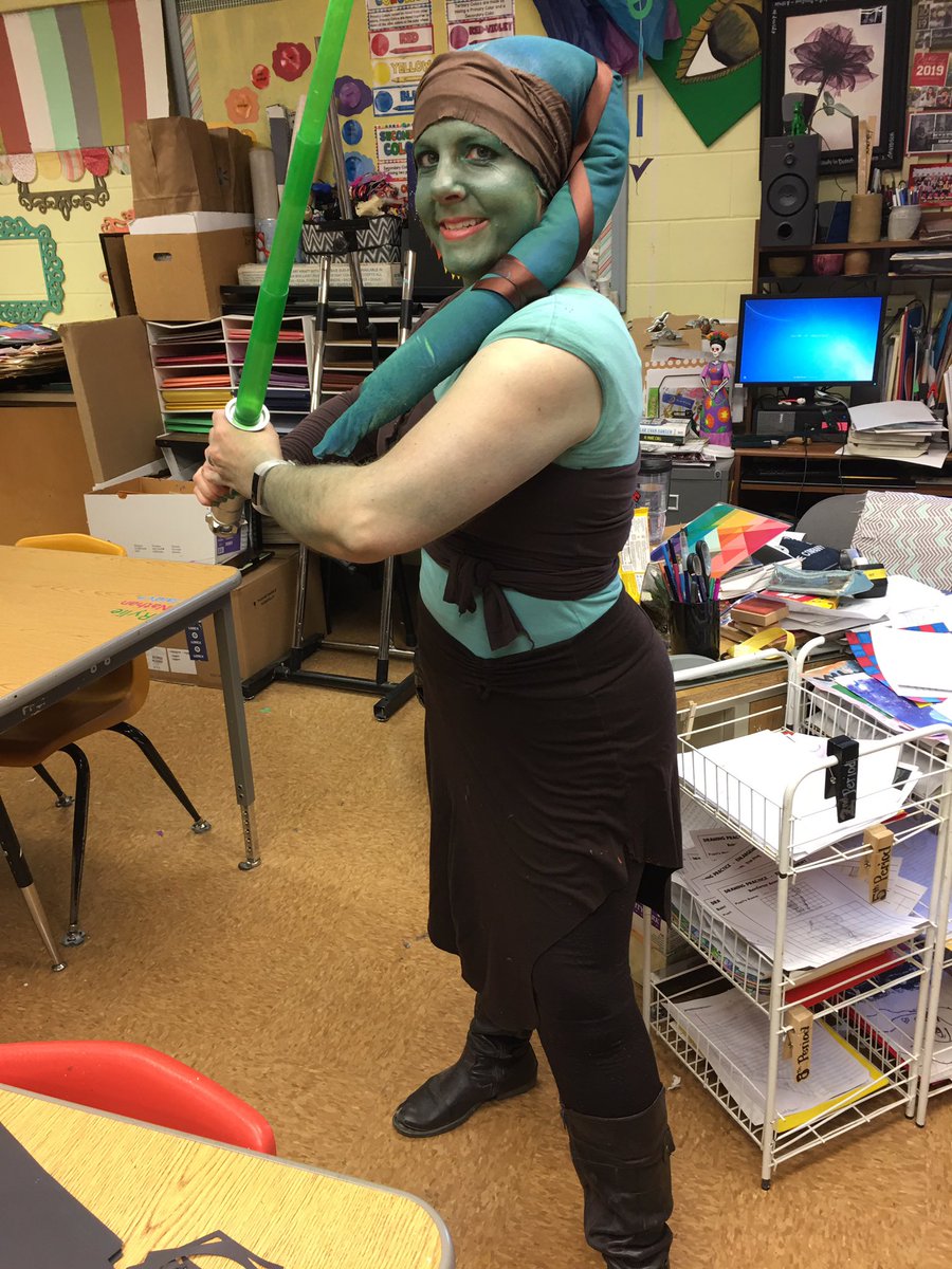 hhs_stdntcouncl's tweet photo. Homecoming day 2! https://t.co/eQsUJHjb5j
