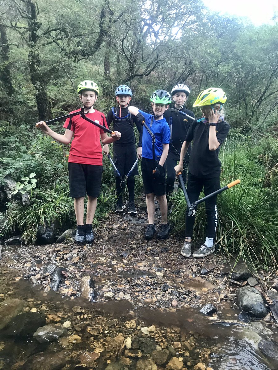 ahsmtbc's tweet photo. Second batch of 1st years first introduction to looking after their trails and riding them after school. @IMBA_Europe #TCoYT 2020. https://t.co/cTTquoKLjo