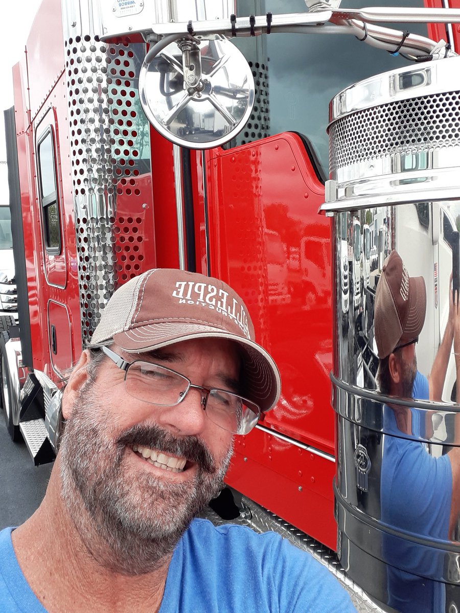 New Tractor Hell yeah...