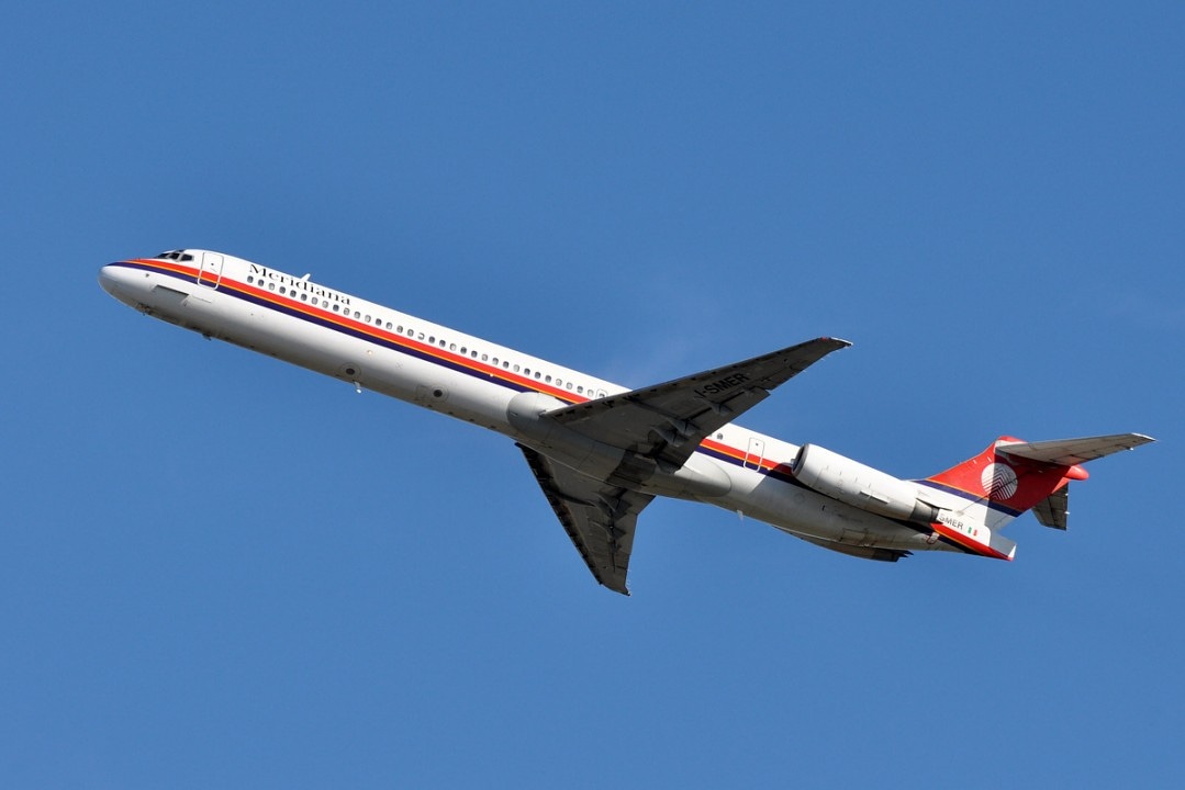 jmlesavions's tweet photo. Le petit avion du jour. Plane of the day
#ismer #md82 #meridiana #fco #fcoairport #fiumicino #fiumicinoairport #avgeeks #aviation #aviationdaily #planespotting #planespotters #aviationphotography #AvGeek
#backin2016 https://t.co/XmZTtEe5tF