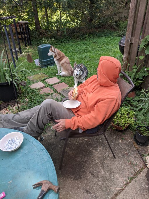 All homemade lunch, grilled cheese and creamy tomato basil soup #hammocklife https://t.co/rbO7xAOlUI<a href="/tag/hammocklife"class="tags"><span>#hammocklife</span></a>
