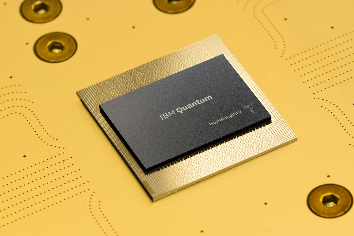 mirugwealex1's tweet photo. @IBM  publishes its quantum roadmap for the future of its quantum computing hardware, says it will have a 1,000-qubit machine in 2023. https://t.co/yVtbPJXxSb