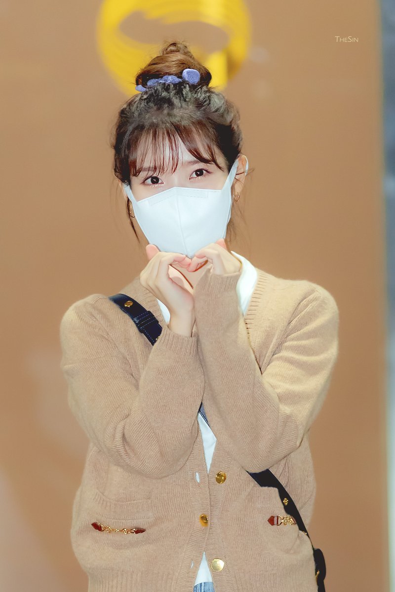 thesin__'s tweet photo. 200915 유스케 퇴근

#IU #아이유 #이지은
@_IUofficial https://t.co/3fUjjwXScv