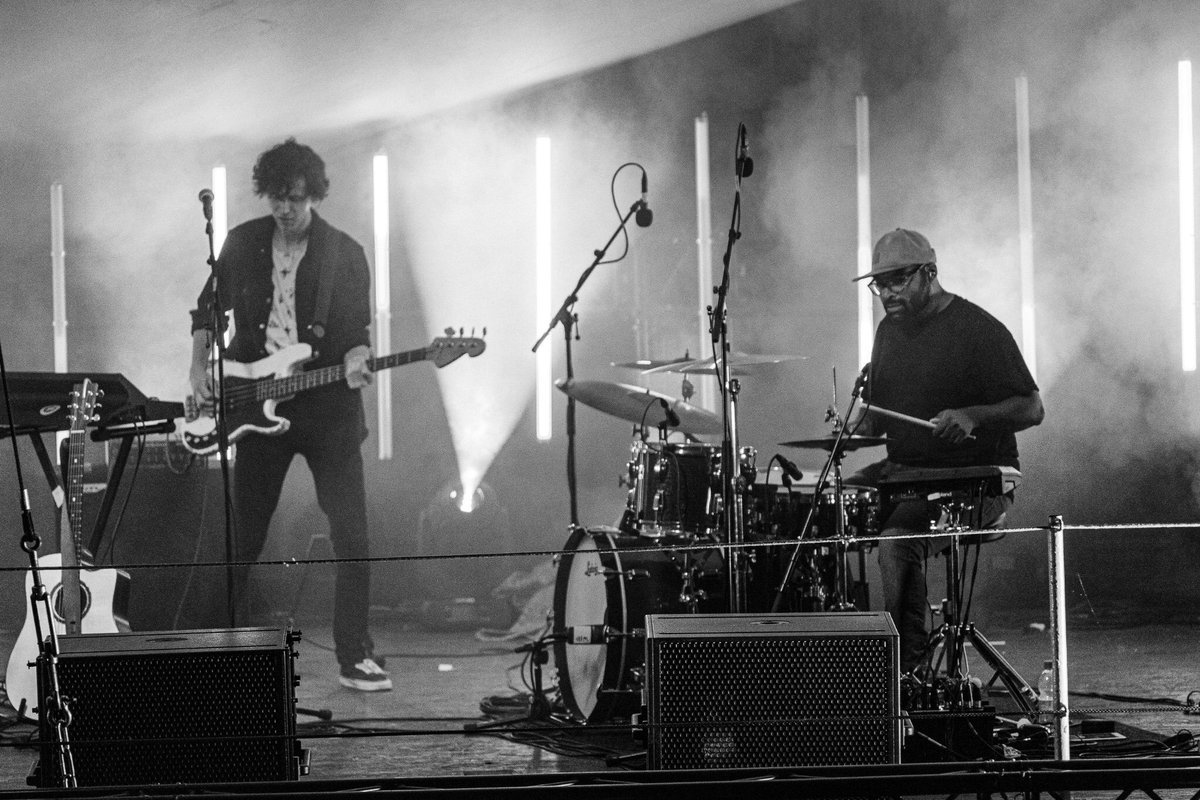 Merci BASEL! Was für ein schöner Abend &amp; Abschied - Die «Tour d' Aurevoir» hat begonnen, aber sowas von 🔥🔥🔥

Föteli by @Smeyke

#weinventedparis #tourdaurevoir #waltzaway #abschied #farewell #basel #imfluss #aufdemrhein #zbaselamimrhyy #schebbegeil