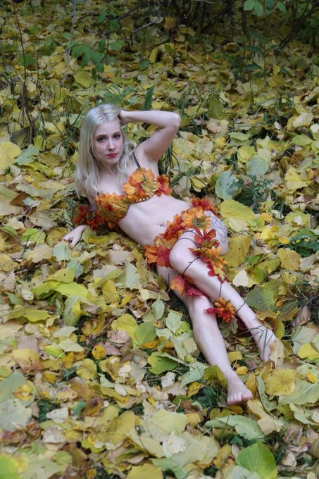 That autumn vibe!! #poisonivy #dc #dccomics #dcuniverse #cosplay #cosplaygirl #cosplayersofinstagram<a href="/tag/poisonivy"class="tags">#poisonivy</a><a href="/tag/dc"class="tags">#dc</a><a href="/tag/dccomics"class="tags">#dccomics</a><a href="/tag/dcuniverse"class="tags">#dcuniverse</a><a href="/tag/model"class="tags"><span>#model</span></a><a href="/tag/cosplayer"class="tags"><span>#cosplayer</span></a><a href="/tag/cosplay"class="tags"><span>#cosplay</span></a><a href="/tag/modeling"class="tags"><span>#modeling</span></a><a href="/tag/autumn"class="tags"><span>#autumn</span></a><a href="/tag/yeg"class="tags"><span>#yeg</span></a>