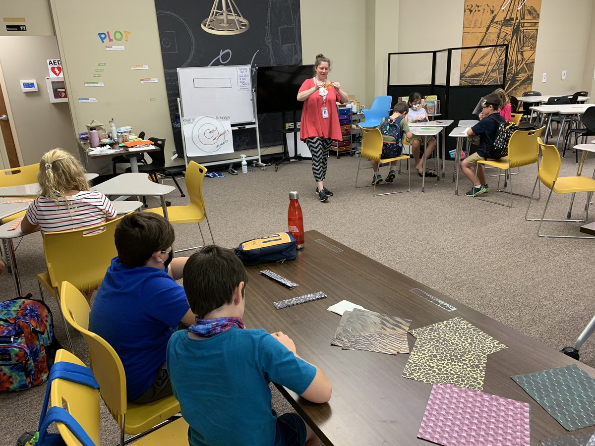 cprestonARS's tweet photo. We were very excited to kick off our first week of collaborative clubs. Students have been enjoying oragami, robotics, book buddies, and drawing club today. https://t.co/qChp2xwqs2