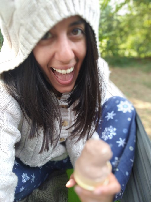 Artistic ice cream photoshoot 🤳 😂🤪😎💃 https://t.co/UQ6arTefhD<a href="/tag/hammocklife"class="tags"><span>#hammocklife</span></a>