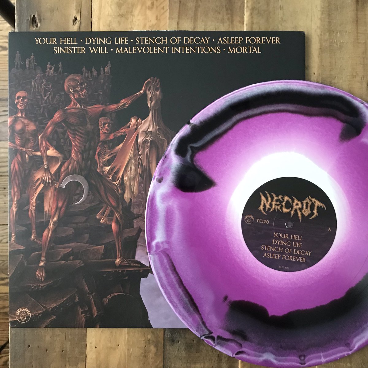doomedparade's tweet photo. #Necrot
Most of my #deathmetal faves this year tend to be a little ‘blackened’, so nice to have Necrot now sitting alongside #Darkened, #Autonoesis and #Werewolves on the DM shelf. https://t.co/GzULLffMD7