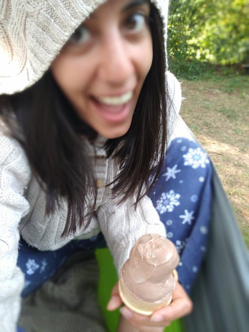 Artistic ice cream photoshoot 🤳 😂🤪😎💃 https://t.co/UQ6arTefhD<a href="/tag/hammocklife"class="tags"><span>#hammocklife</span></a>