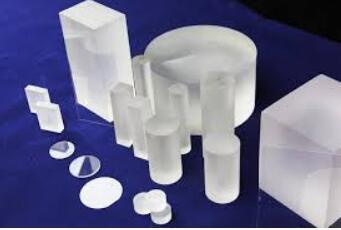 shamiwatchmaker's tweet photo. #Sapphire is used in the making of watch and phone crystals.

A sapphire "seed" is placed in a crucible along with materials that will, when heated, use the sapphire seed to structure into a giant block of sapphire.

After, the block is cut and polished into crystals! https://t.co/flkZOpDXfH