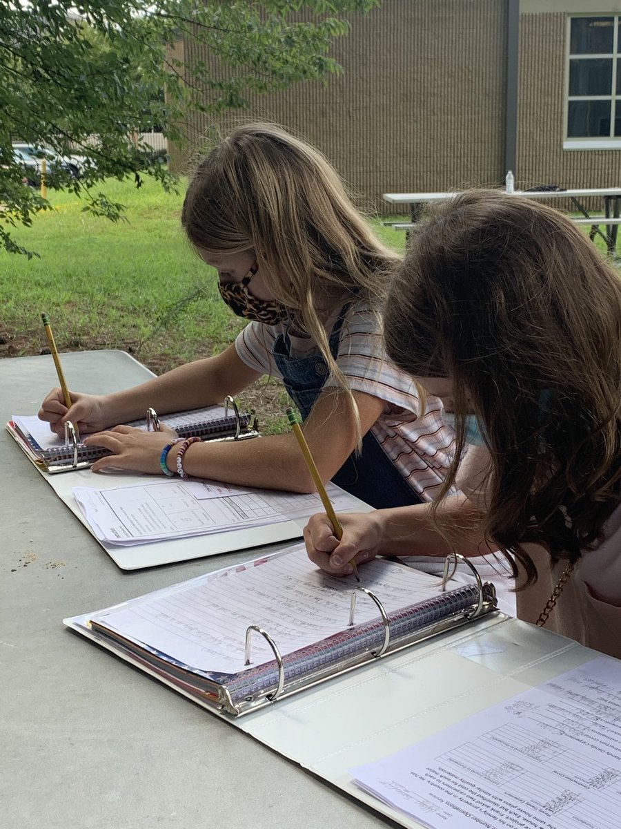 Wasik5rla's tweet photo. These girls are using there free time to write their own stories!  Love their passion and love for writing!  ⁦@owenstylerisd⁩ ⁦⁦⁦@tylerisd⁩ 
#love2learn  #creativewriting https://t.co/o9UkqynlWV