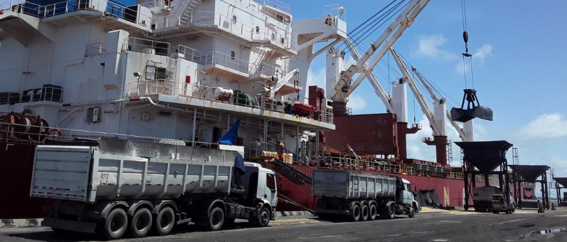 BrasilExport's tweet photo. Porto de Cabedelo vai movimentar mais de 76 mil toneladas ainda em setembro Leia mais neste link https://t.co/qPsEnCdL3b #forumbrasilexport #portodecabedelo #brasilexport #logistica #portos #infraestrutura https://t.co/uSEDBiL3p2