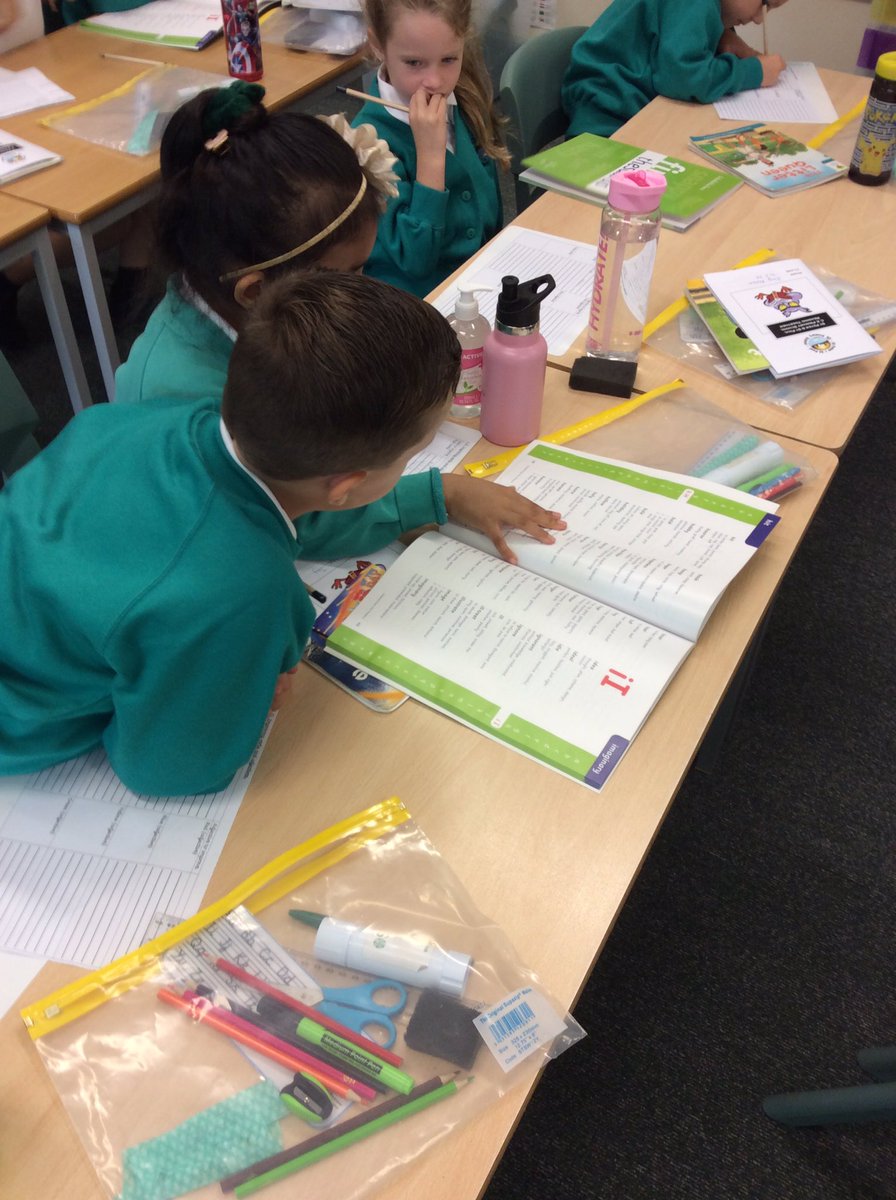 Lakeside_school's tweet photo. Y2SV were learning how to use thesaurus’ today - great use of the alphabet and some much better word choices used. #thesauruswork #synonyms https://t.co/UxkQAvw5Gj