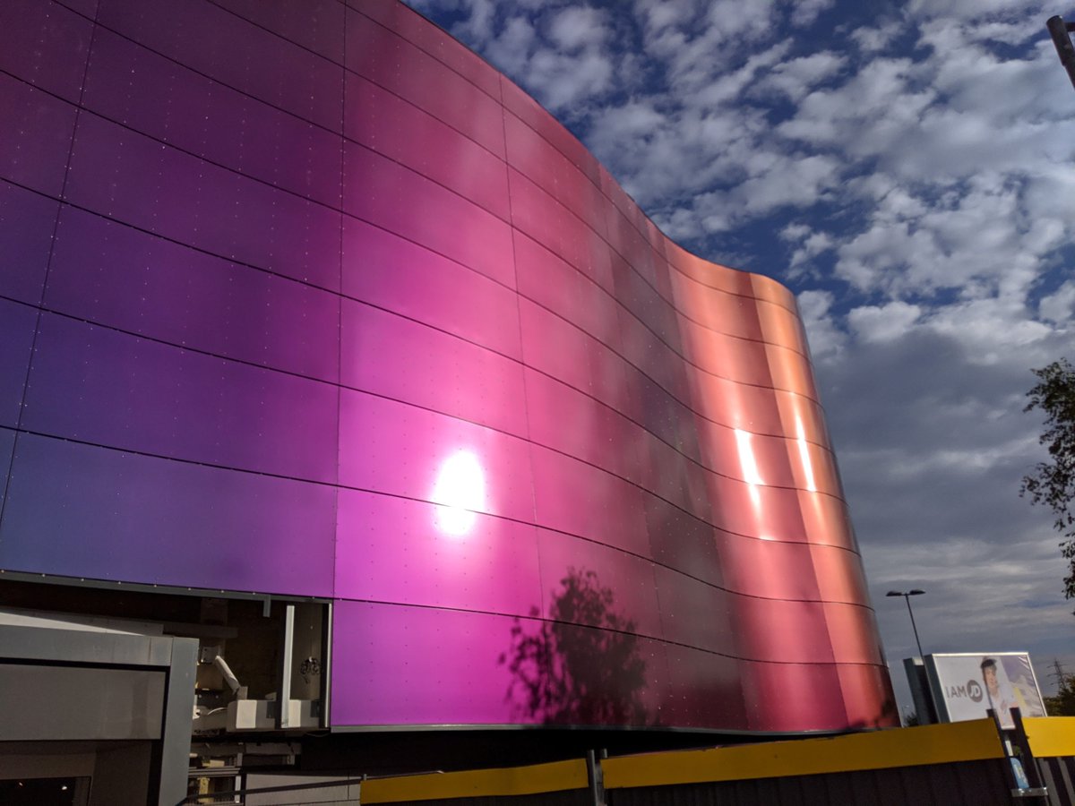 macgroupcom's tweet photo. As the nights get darker, #IntuMerryHill gets brighter! 

A beautiful evening shot showing off the external façade and impressive cladding. 

Read more about this project here: https://t.co/hgW9OLDQhK

#TEAMmac #LoveConstruction #Birmingham @intuMerryHill @pmpconsultants https://t.co/7PlItEnkW5
