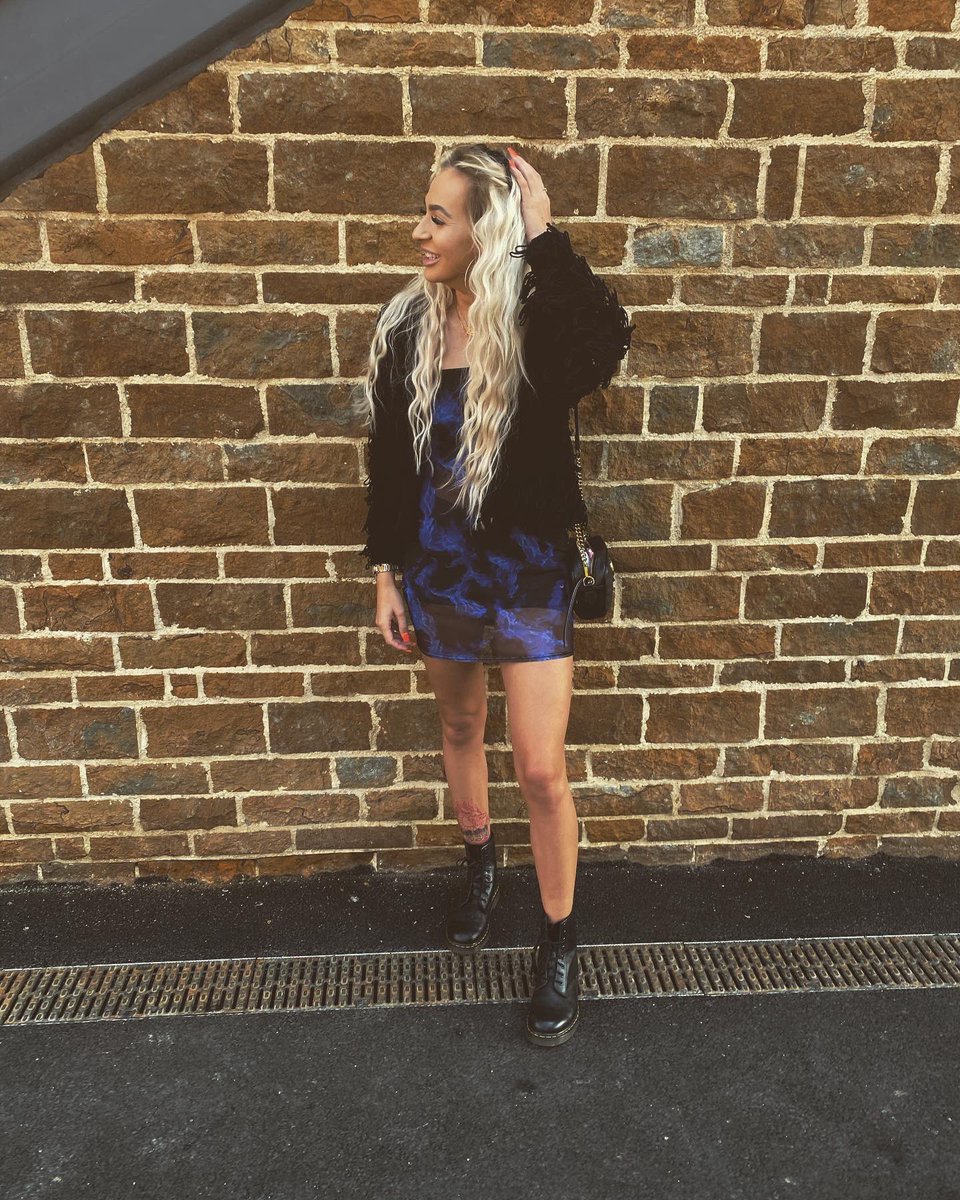 _leahsheraton's tweet photo. London bby 💙💙💙💙 https://t.co/odm0SQbX41