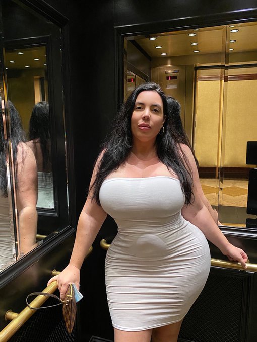 Going up ? Or going down 😈 tap my bio for more of me https://t.co/ORaYRI04US