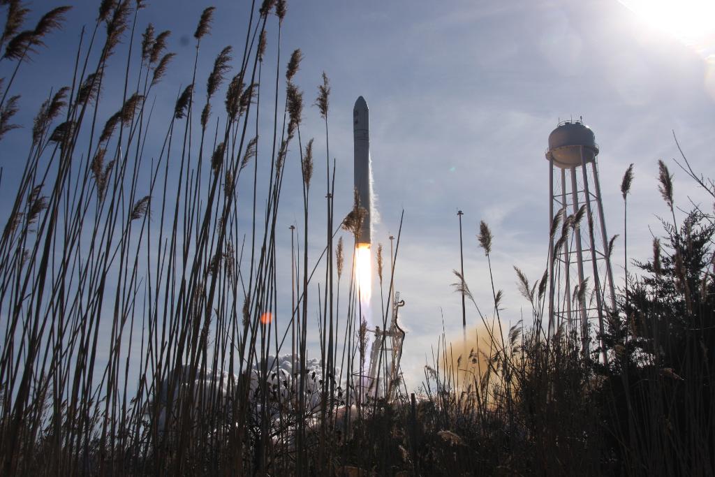 NASA_Events's tweet photo. It’s that time again! 🚀

We are launching the @NorthropGrumman #Cygnus spacecraft to the @Space_Station on Sept. 29 — and we are inviting you to join us virtually. 

Join the @Facebook event, or learn about the other ways you can connect to the mission: https://t.co/vYmh2iu2vM https://t.co/Plqd9apzf4