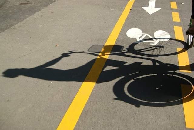 Movelo6's tweet photo. ¿Te animas a pedalear al trabajo? 🚲🍃

Régalate o regala a los tuyos esta experiencia de llegar al trabajo en bici, puedes contactarnos en https://t.co/dacl4tIBpT o llámanos para mayor información al +57 3143185758, +57 3188223863. 

#movelove #biciescuelamovelo #profesoresbici https://t.co/e5eS78jrRs