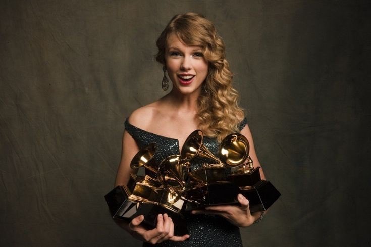 She was the first female ever to win Album of the year twice at the Grammys. She also joined a selected group: only 6 artist managed to win the most important award twice. Just to put this into perspective, absolute legends, like Michael Jackson or The Beatles, couldn’t do it.